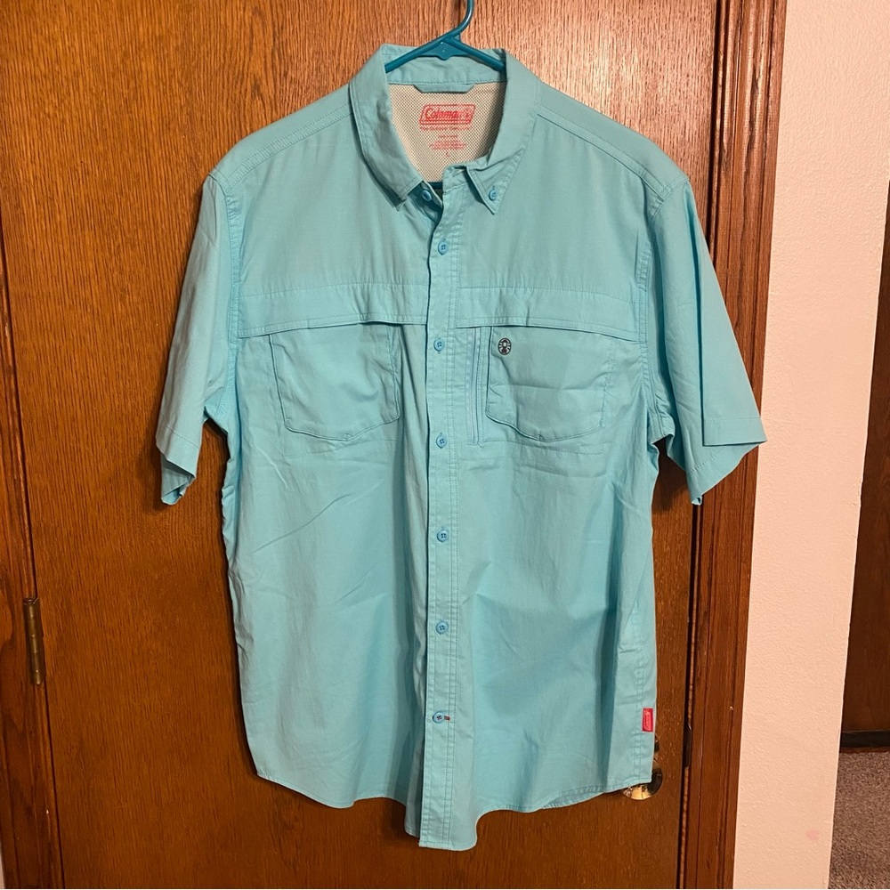 Men’s Large Coleman Ventilated Button Down Shirt